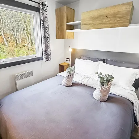 Camping Mobil 8 Personnes Confort & Tranquillite *