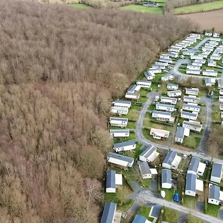 Campsite Mobil 8 Personnes Confort & Tranquillite