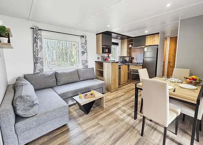 Camping Mobil 8 Personnes Confort & Tranquillite *