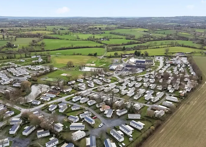 Camping Mobil 8 Personnes Confort & Tranquillite Litteau